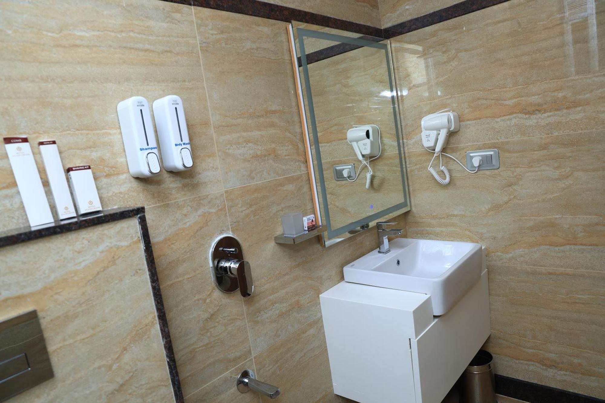 Hotel Anand Grand Hosūr Esterno foto